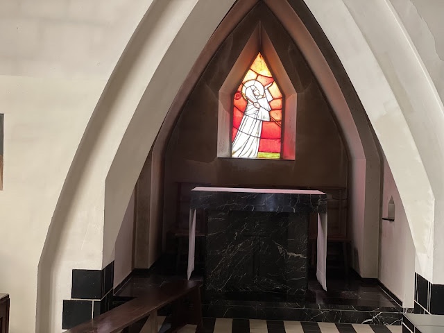 «  Un vitrail de Yoors et de Colpaert dans l’abbaye de Cordemoy »